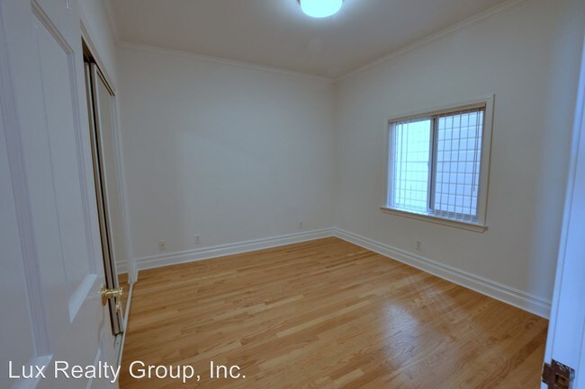 Building Photo - 3 br, 3 bath Apartment - 479 32nd Ave