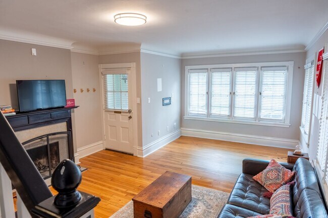Building Photo - SHADYSIDE RENTAL