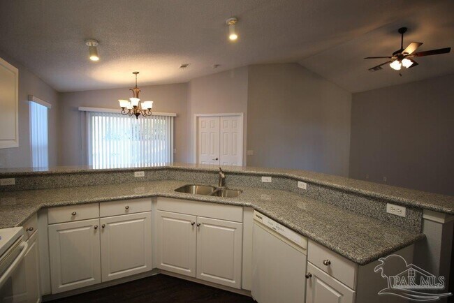 Foto del edificio - 4113 Spinnaker Pl