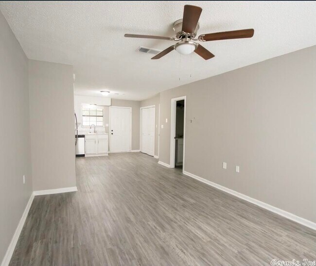 Foto del edificio - 1800 Labette Manor Dr