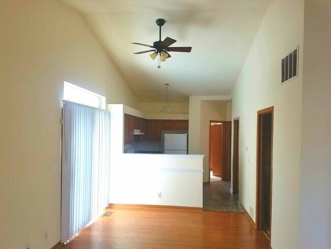 Building Photo - 13902 S Oakdale Ct