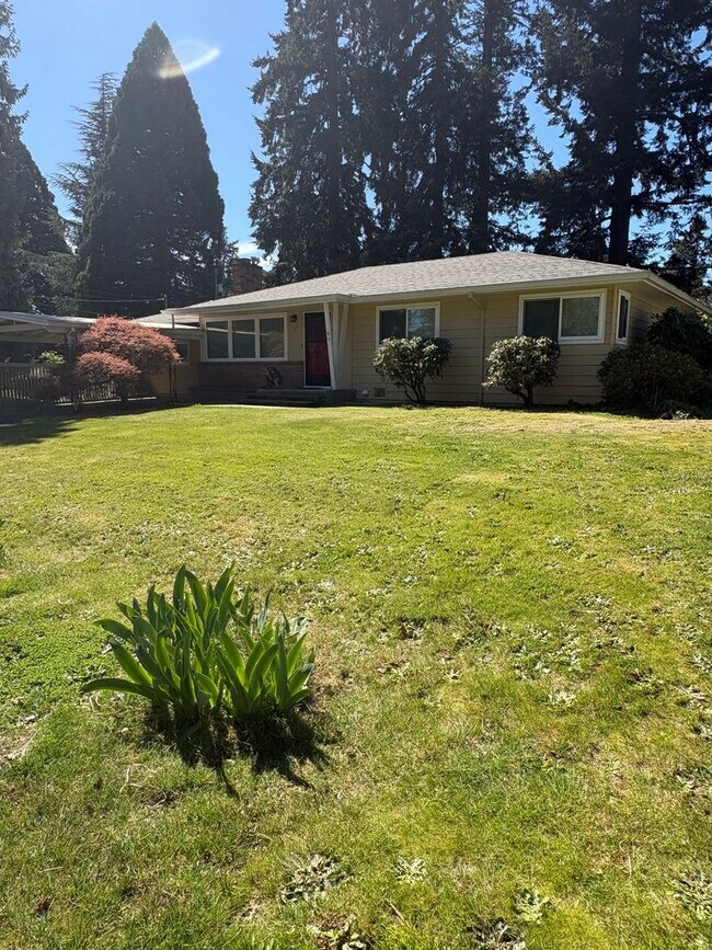 Foto del edificio - 3 bedrooms, 2 Baths Ranch Home with Large, Fenced Yard in the River Crest Neighborhood!