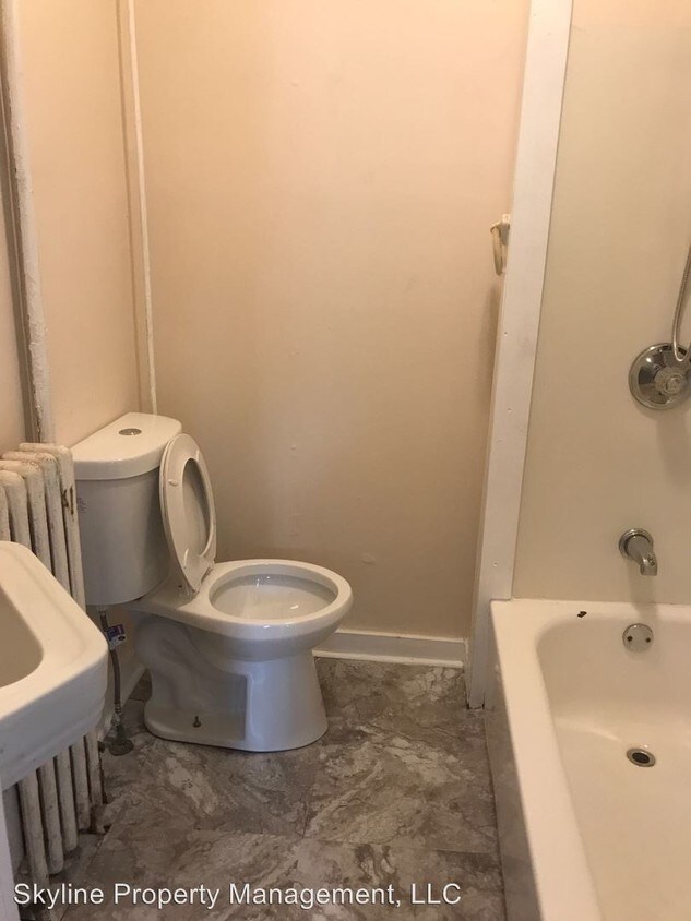 Foto del edificio - 128 Central Ave