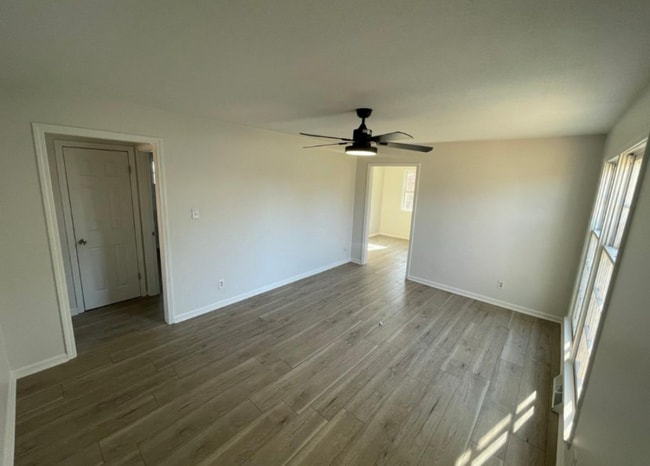 Building Photo - 1514 Glenridge Rd