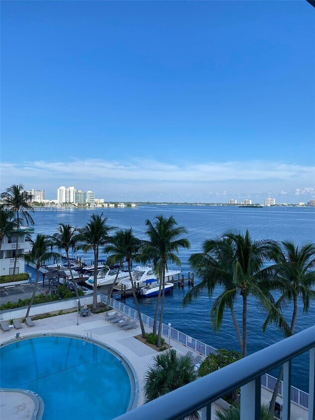 Primary Photo - 1865 79th Street Causeway