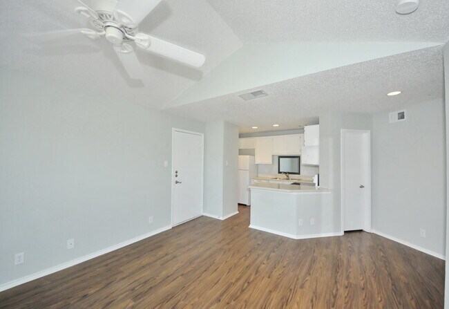 Foto del edificio - 14721 Whitecap Blvd