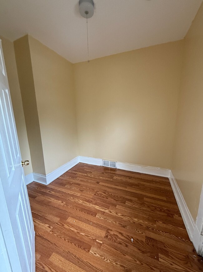 Foto del edificio - 412 Cornwall Ave