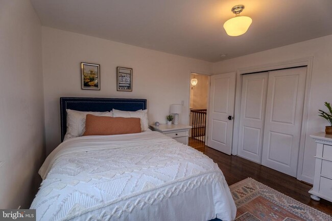 Foto del edificio - 308 Old Court House Rd NE