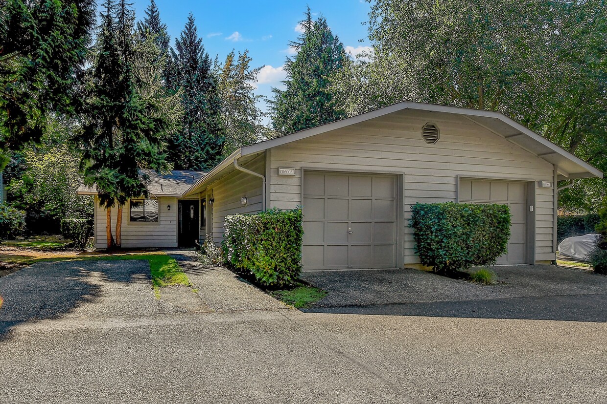 16003 NE 42nd Ct Unit 13A, Redmond, WA 98052 Condo for Rent in