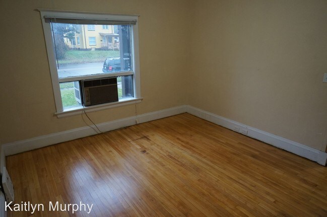 Building Photo - 932 88th Ave W