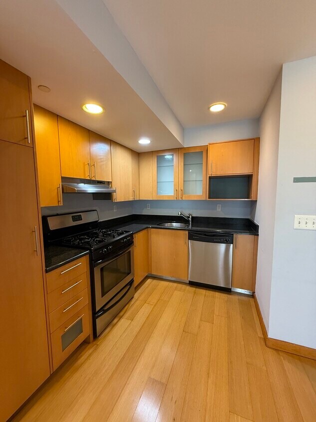 Primary Photo - 101-103 Polk St #2, Newark, NJ 07105