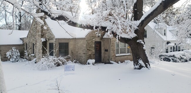 Exterior en invierno - 4101 Hillcrest Dr