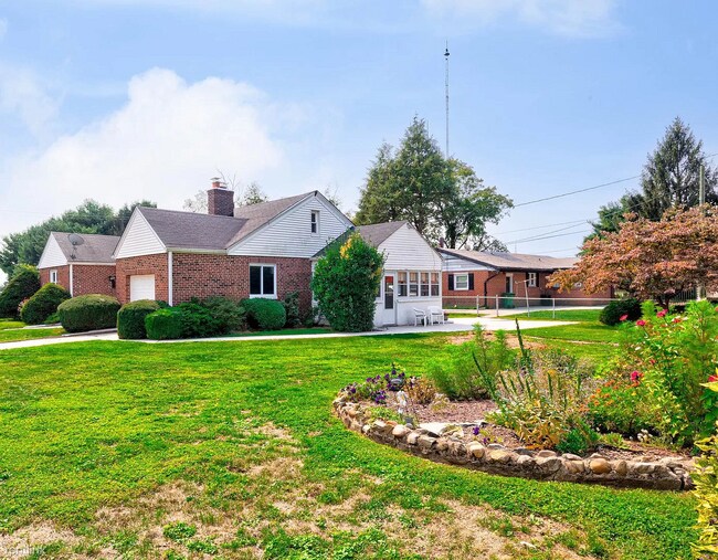 Foto del edificio - 3 br, 2 bath House - 4400 Buena Vista Ave