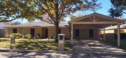 Building Photo - 2045 Western Village Ln