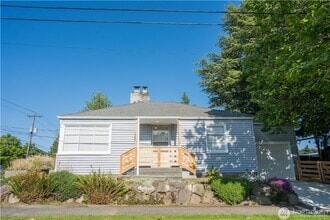 Building Photo - 1023 SW Trenton St
