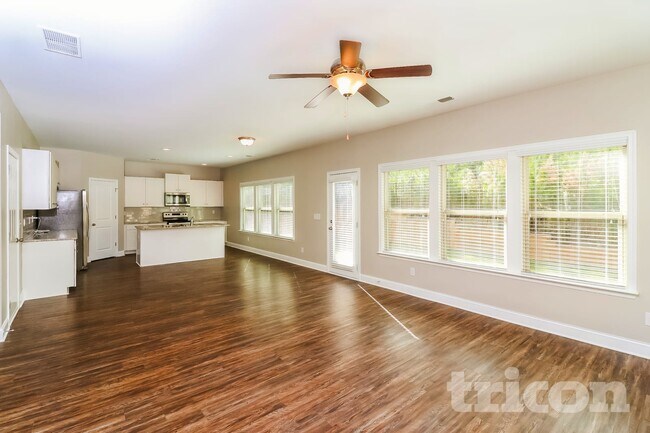 Foto del edificio - 408 Curlin Ct