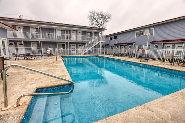 Foto del edificio - 1664 Beach Blvd