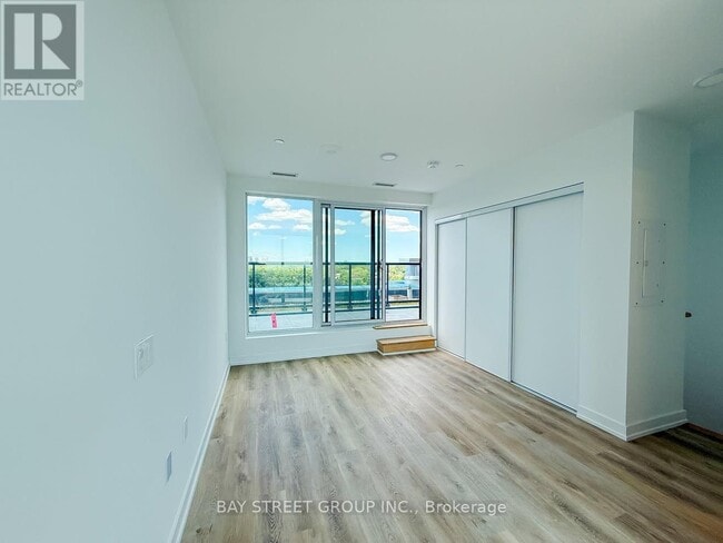 Building Photo - 6 Chartwell Rd