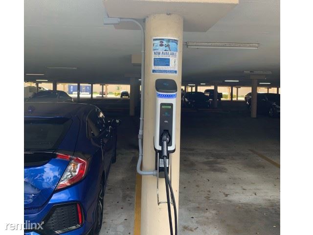 Foto del edificio - Studio, 1 bath  - 19499 NE 10th Ave studio