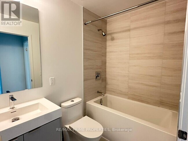 Building Photo - 474-474 Caldari Rd