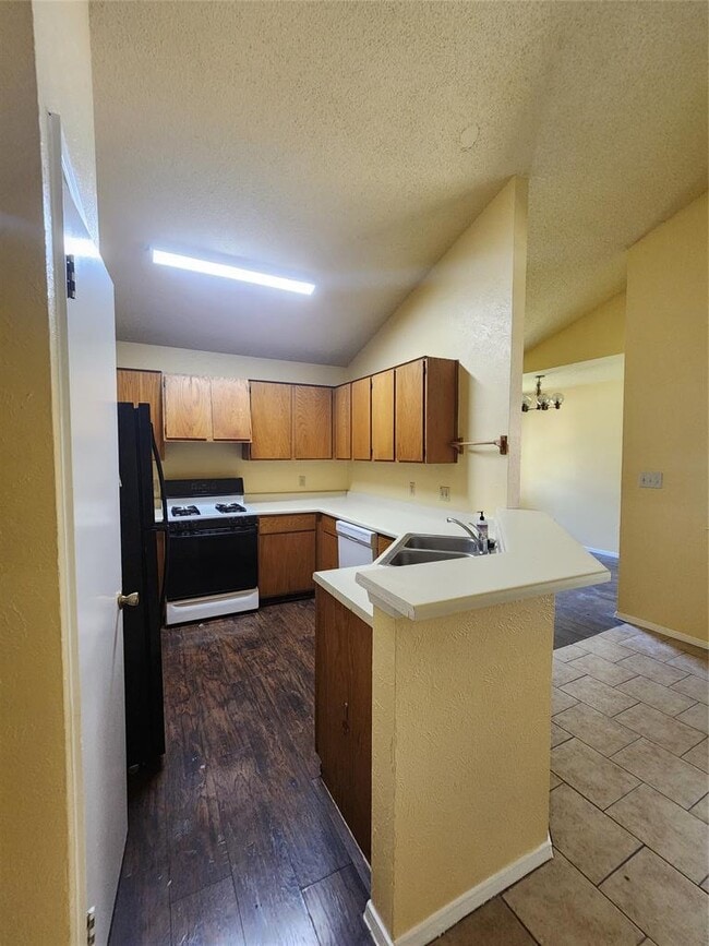 Building Photo - 2610 Garrettson Dr