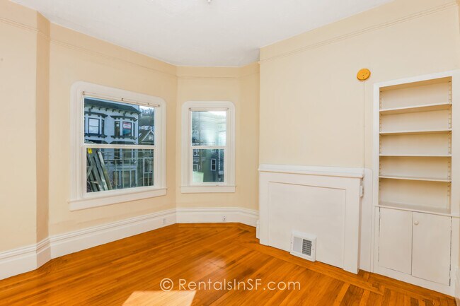 Building Photo - 470 Frederick St