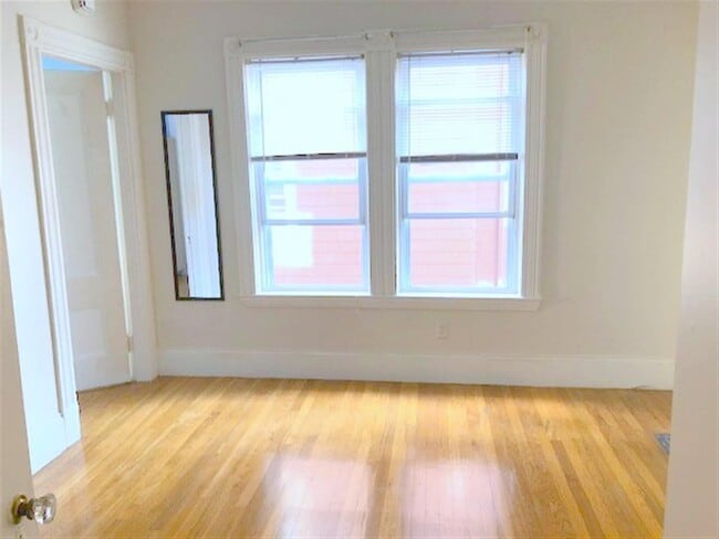 Building Photo - 25 Claremon St