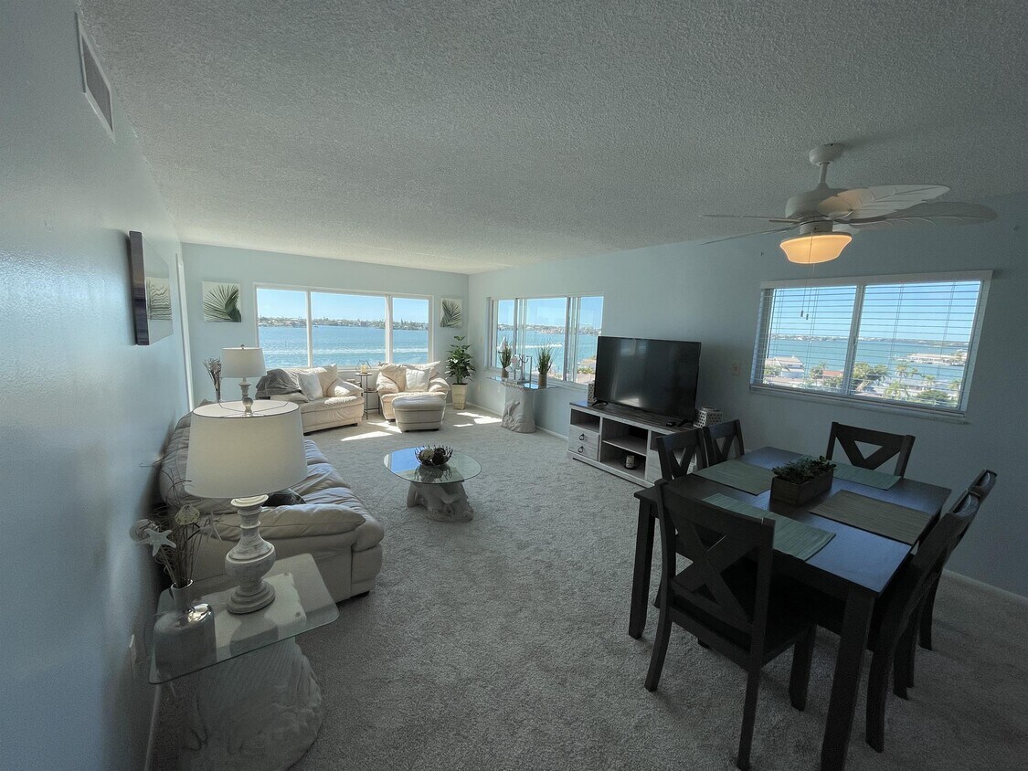 Foto principal - 4750 Cove Cir