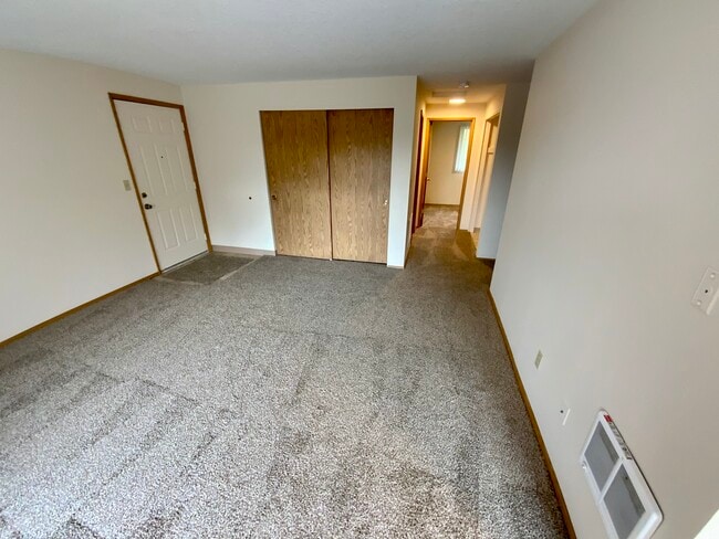 Building Photo - 3344 SE 39th Ave