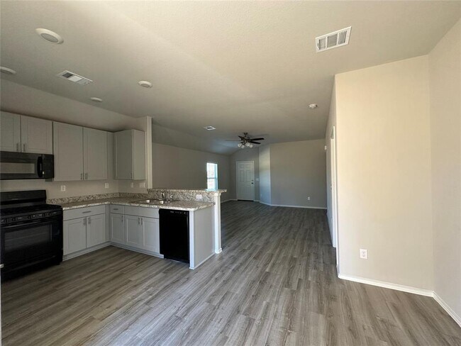 Building Photo - 270 Cumberland Forest Dr