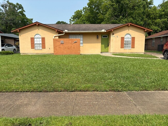 Building Photo - 4628 Chartres Ln