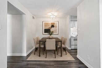 Building Photo - 3300 Pebblebrook Dr