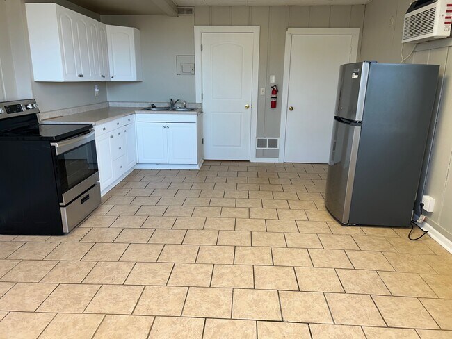 Building Photo - 114 S Mississippi St