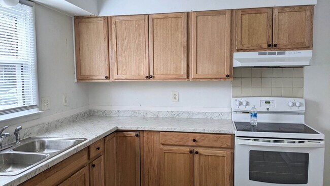 Foto del edificio - 5141 Revere Rd