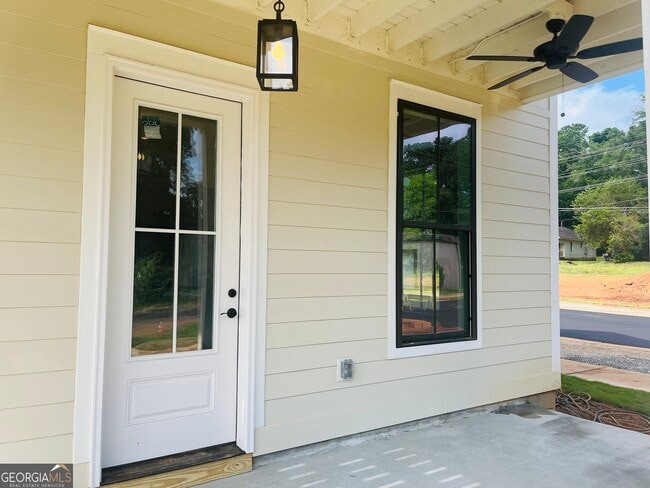 Building Photo - 101 Gardenia Ln
