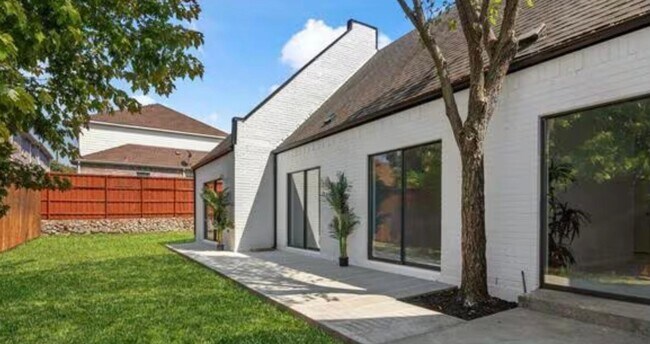 Foto del edificio - 17250 Stedman Dr