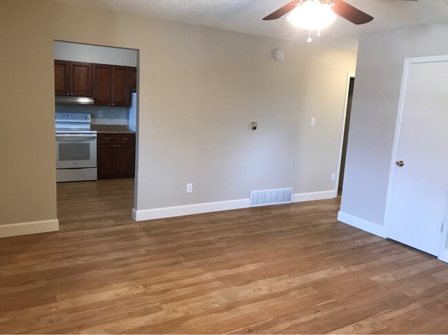 Photo - 1021 Delaware Dr Apartment