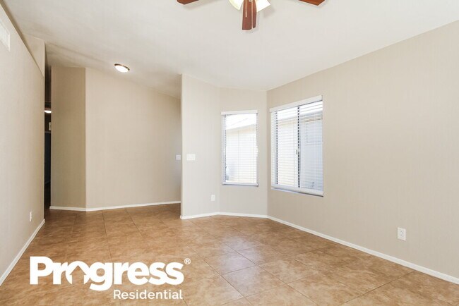 Foto del edificio - 7353 W Greer Ave