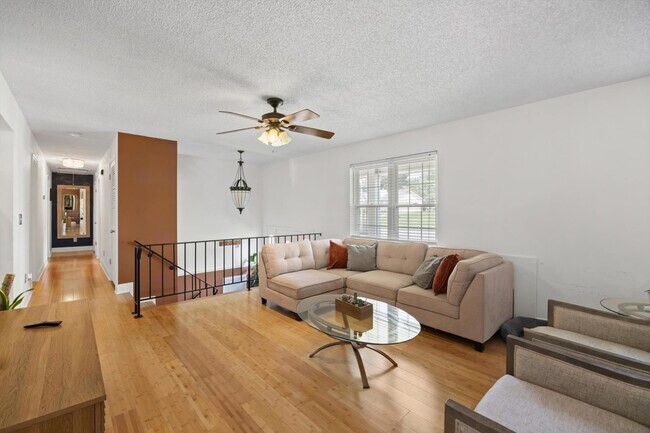 Foto del edificio - 8410 Smoketree Cir