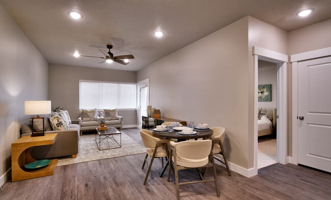 CHOLLA: 2x2 FLAT LIVING AREA - Coyote Creek