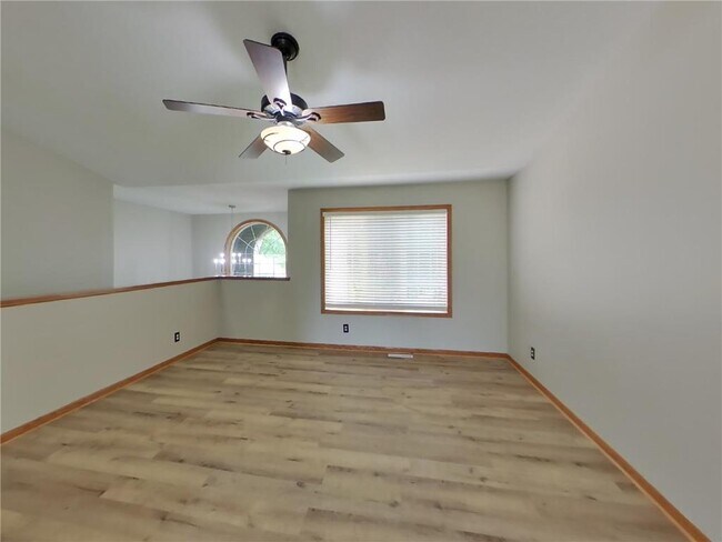 Foto del edificio - 6393 Wildwood Way
