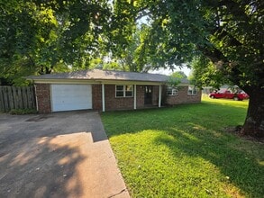 Building Photo - 1000 Jerry Ave