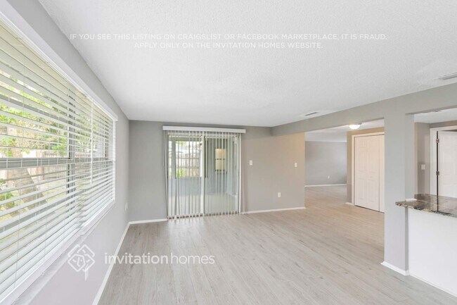 Building Photo - 8706 Roble Way