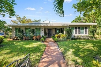 Building Photo - 1252 N Rio Vista Blvd