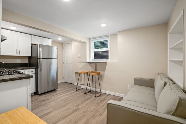 Foto del edificio - 3295 McKinley St