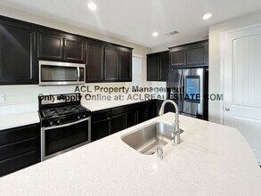 Building Photo - 384 Baja Ct