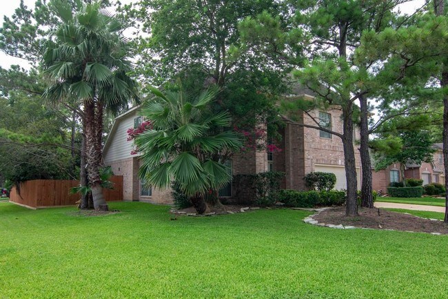 Building Photo - 210 Glenridge Forest