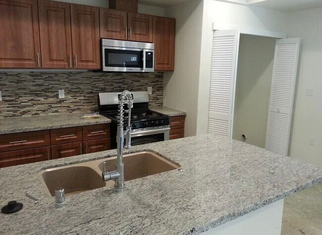 Foto del edificio - 2441-2449 Sierra Blvd.