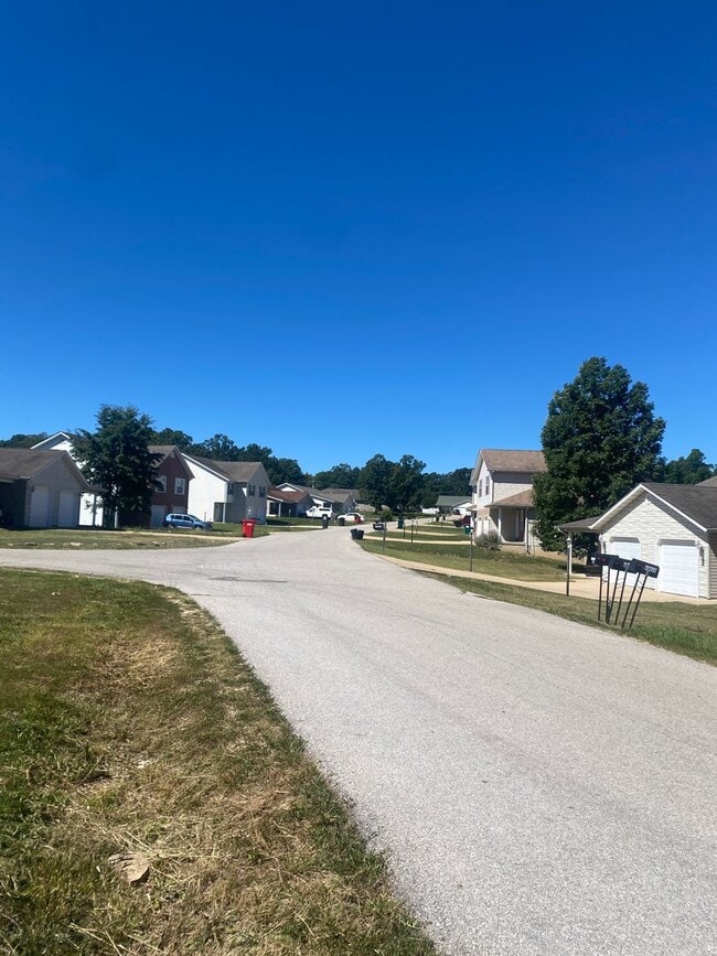 Building Photo - 16830 Huntington Ln