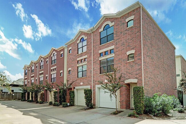 Building Photo - 8715 Meadowcroft Dr